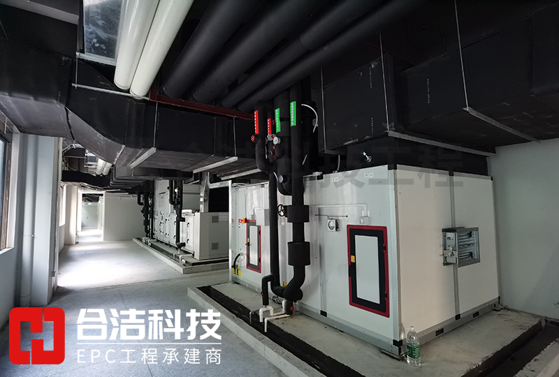 電池?zé)o塵車(chē)間的圖片